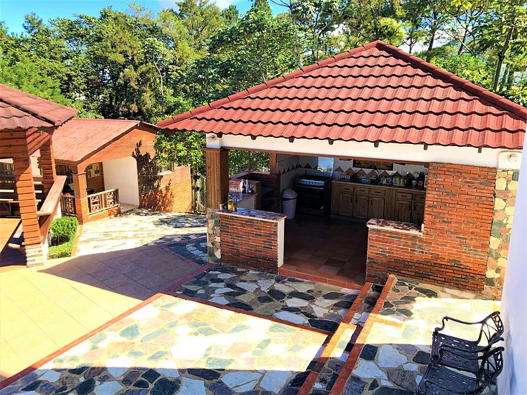 Villa Amila - Villa en Jarabacoa para 18 personas