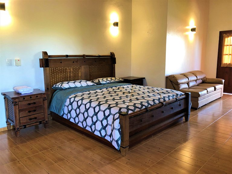 Villa Amila - Luxury Villa in Jarabacoa for 18 people