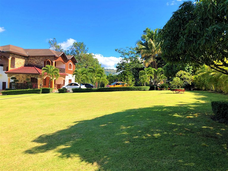 Villa Amila - Villa en Jarabacoa para 18 personas