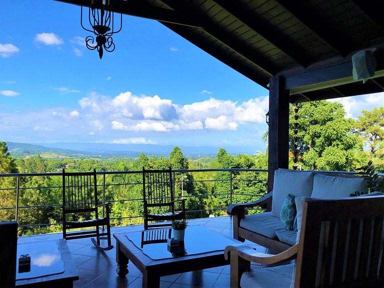 Villa Bartolo, Villa en Jarabacoa con vista a la montaña