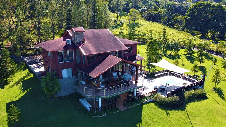 Villa Bartolo, Villa en Jarabacoa con vista a la montaña