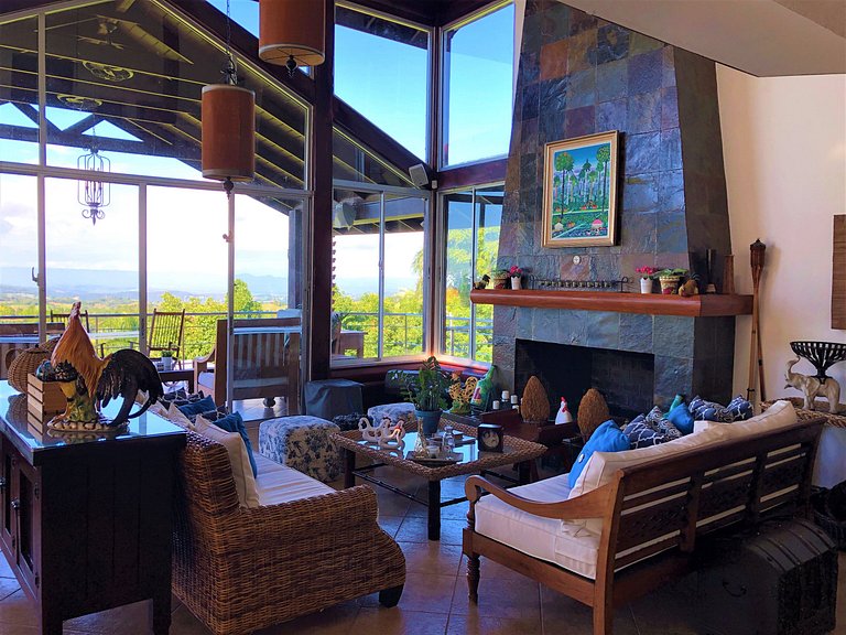 Villa Bartolo, Villa en Jarabacoa con vista a la montaña
