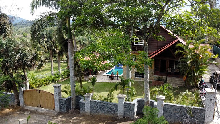 Green Sierra - Villa with pool and gardens in Jarabacoa