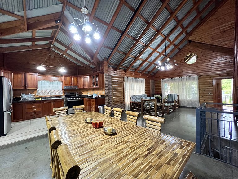 Green Sierra - Villa con piscina y jardines en Jarabacoa