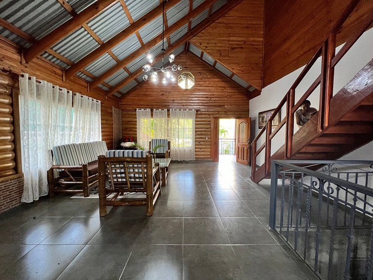 Green Sierra - Villa con piscina y jardines en Jarabacoa