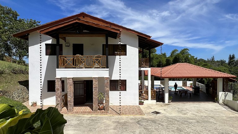 Villa Maravilla: Increíbles vistas desde la piscina