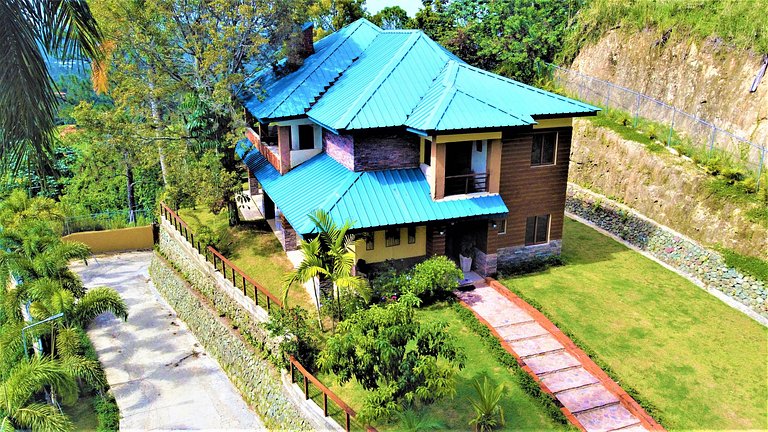 Villa For 16 PAX Close To The Town (5 minutes)