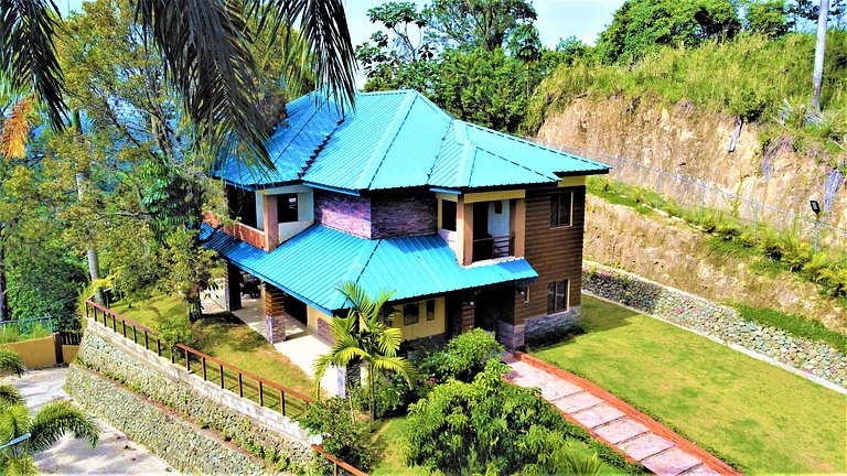 Villa For 16 PAX Close To The Town (5 minutes)