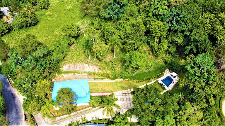 Villa For 16 PAX Close To The Town (5 minutes)