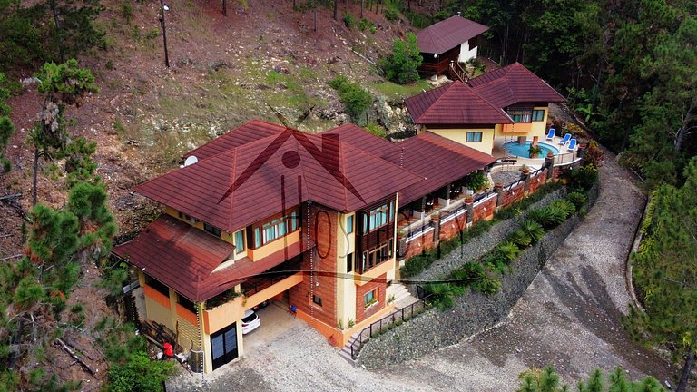 Lujosa Villa a 9 Mns. de Jarabacoa