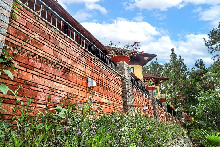 Luxurious Villa 9 Mins. from town ckng and clning