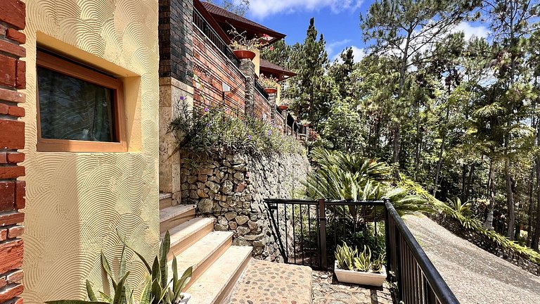 Luxurious Villa 9 Minutes from Jarabacoa