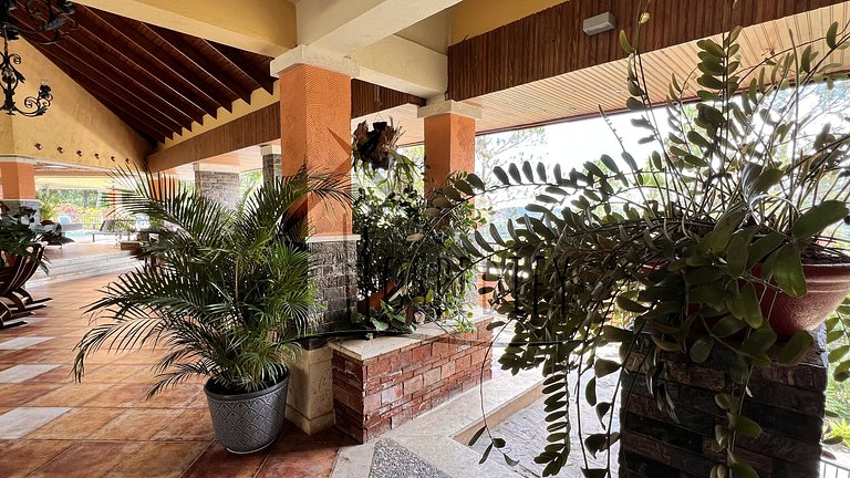 Lujosa Villa a 9 Mns. del Centro Cocna y lmpza inc