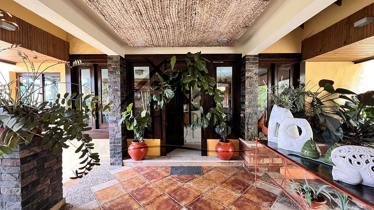 Lujosa Villa a 9 Mns. del Centro Cocna y lmpza inc