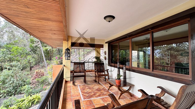 Luxurious Villa 9 Mins. from town ckng and clning