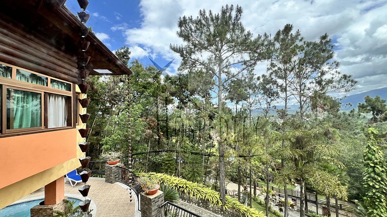 Luxurious Villa 9 Mins. from town ckng and clning