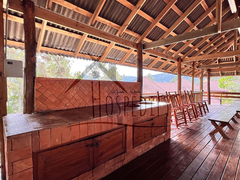 Luxurious Villa 9 Mins. from town ckng and clning