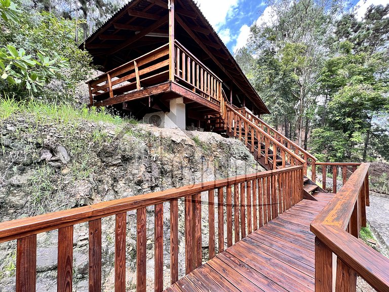 Luxurious Villa 9 Mins. from town ckng and clning