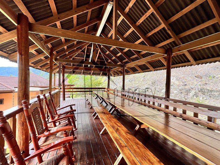 Luxurious Villa 9 Mins. from town ckng and clning