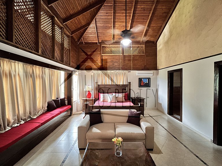 Luxurious Villa 9 Mins. from town ckng and clning