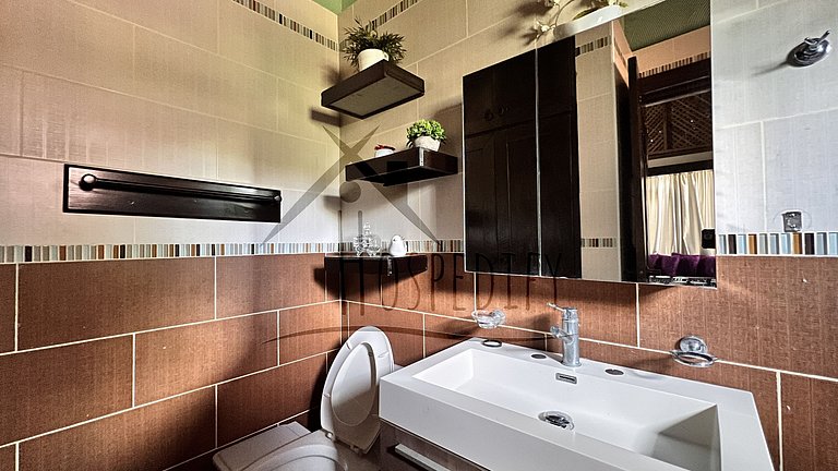 Luxurious Villa 9 Mins. from town ckng and clning