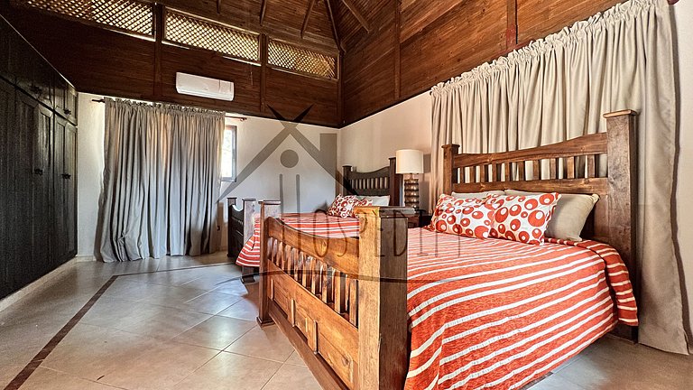 Lujosa Villa a 9 Mns. de Jarabacoa