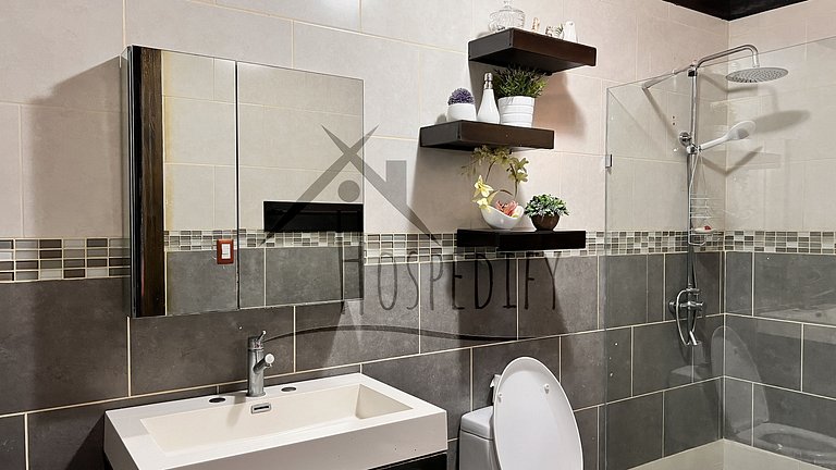 Lujosa Villa a 9 Mns. del Centro Cocna y lmpza inc