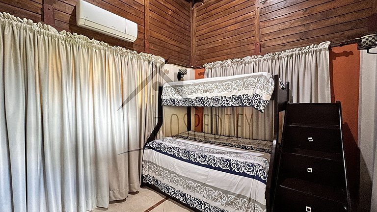 Lujosa Villa a 9 Mns. de Jarabacoa