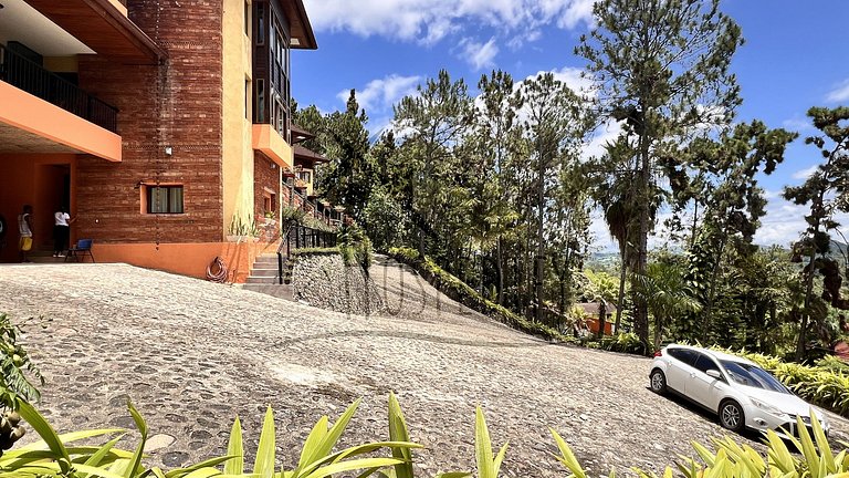 Lujosa Villa a 9 Mns. del Centro Cocna y lmpza inc