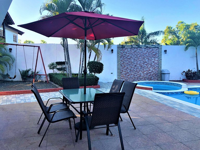 Villa Amila - Villa en Jarabacoa para 18 personas