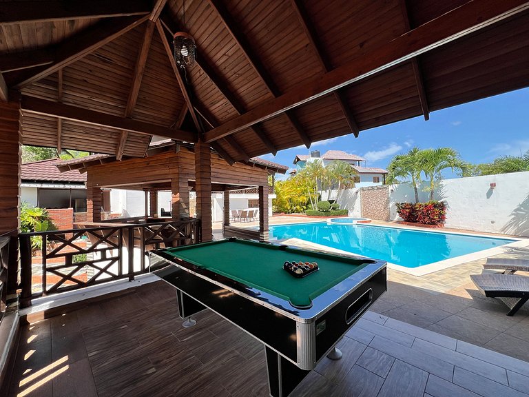 Villa Amila - Luxury Villa in Jarabacoa for 18 people