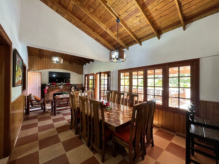 Villa Amila - Villa en Jarabacoa para 18 personas