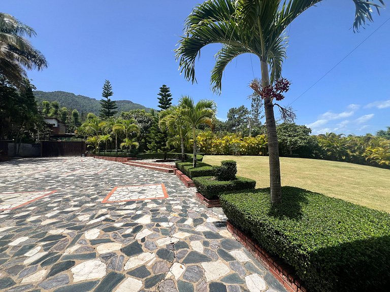 Villa Amila - Villa en Jarabacoa para 18 personas