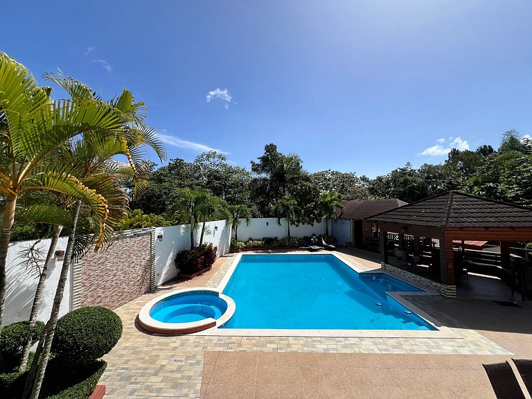 Villa Amila - Villa en Jarabacoa para 18 personas