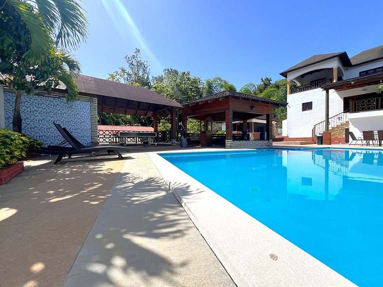 Villa Amila - Villa en Jarabacoa para 18 personas
