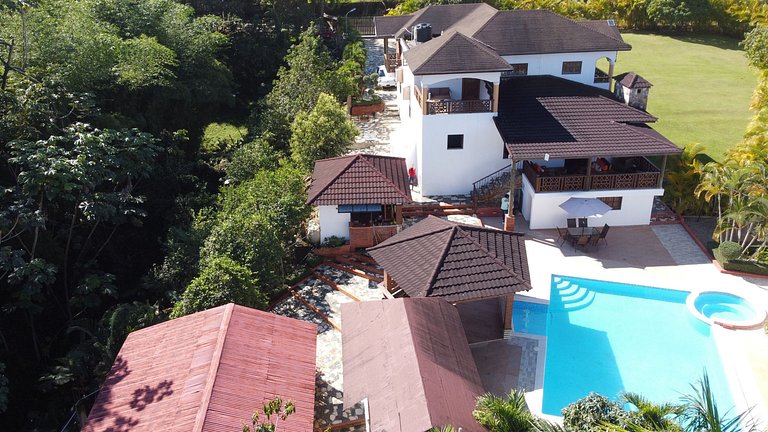 Villa Amila - Villa en Jarabacoa para 18 personas