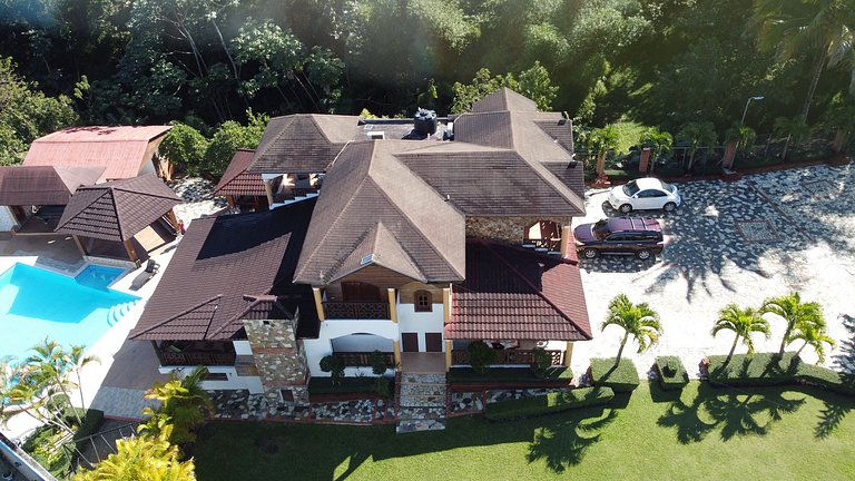Villa Amila - Villa en Jarabacoa para 18 personas