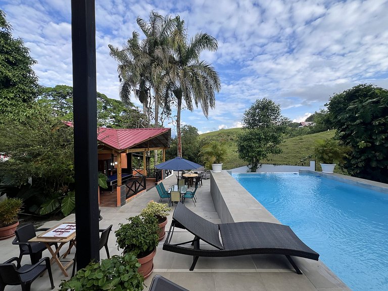 Villa Lo' Palo - Villa en Jarabacoa para hasta 43 personas