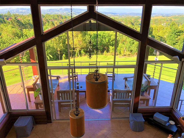 Villa Bartolo, Villa en Jarabacoa con vista a la montaña