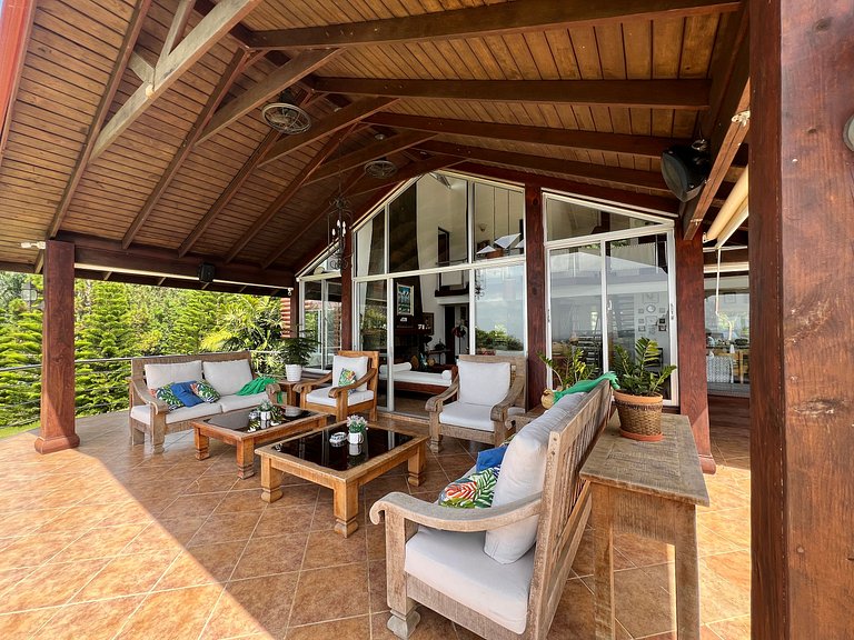 Villa Bartolo, Villa en Jarabacoa con vista a la montaña