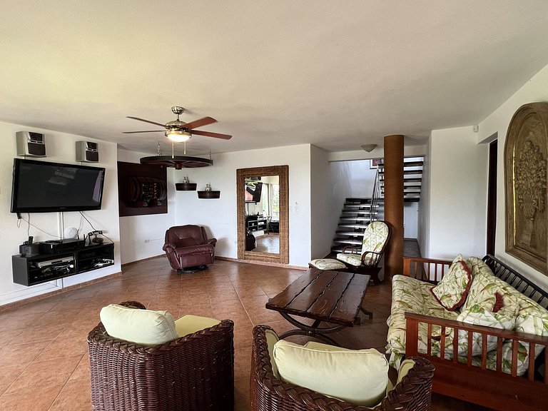 Villa Bartolo, Villa en Jarabacoa con vista a la montaña