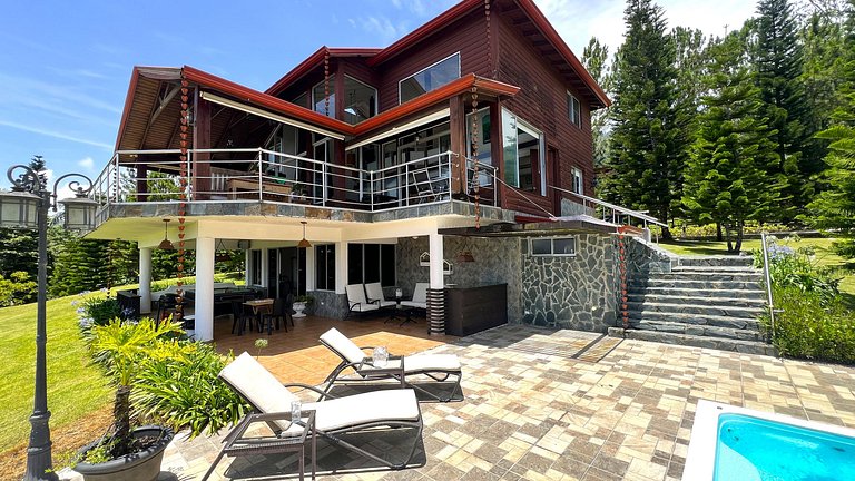 Villa Bartolo, Villa en Jarabacoa con vista a la montaña