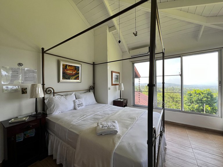 Villa Bartolo, Villa en Jarabacoa con vista a la montaña