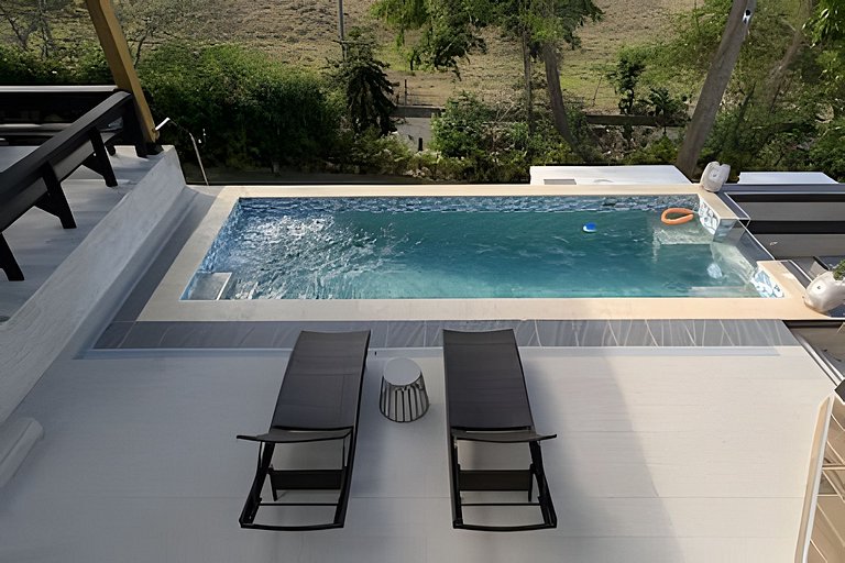 Villa for 10 Pax w/ Pool, BBQ, Firepit & Billiards