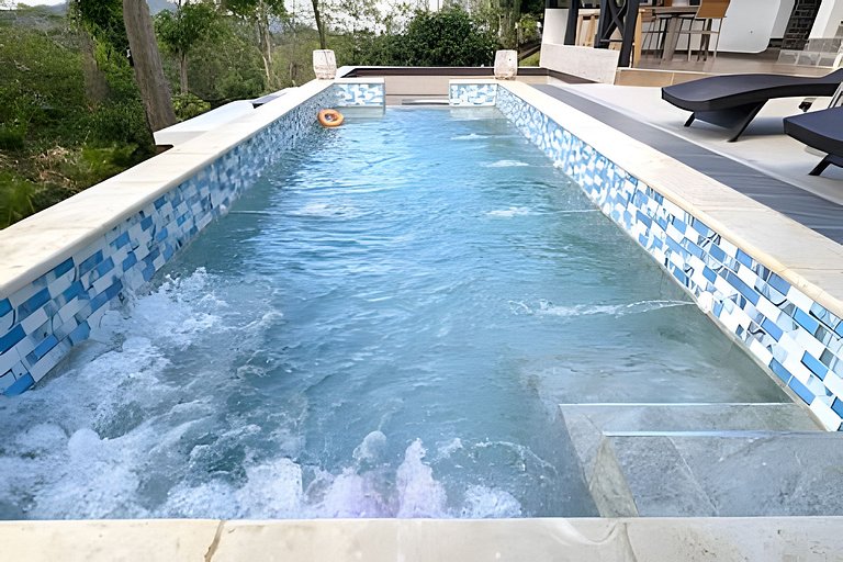 Villa for 10 Pax w/ Pool, BBQ, Firepit & Billiards