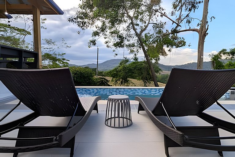 Villa for 10 Pax w/ Pool, BBQ, Firepit & Billiards