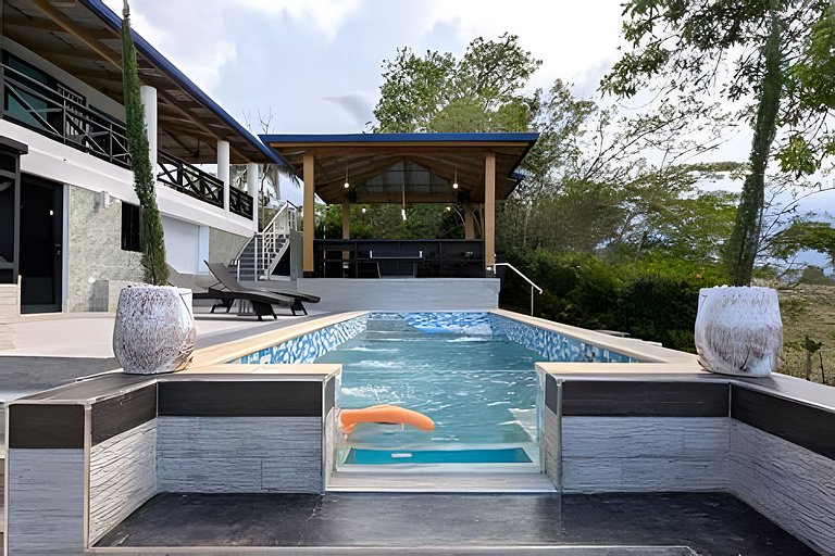 Villa for 10 Pax w/ Pool, BBQ, Firepit & Billiards