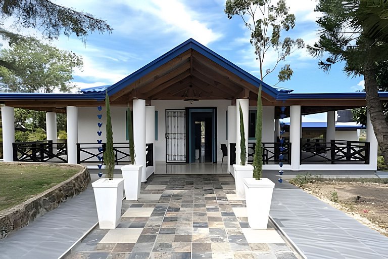 Villa for 10 Pax w/ Pool, BBQ, Firepit & Billiards