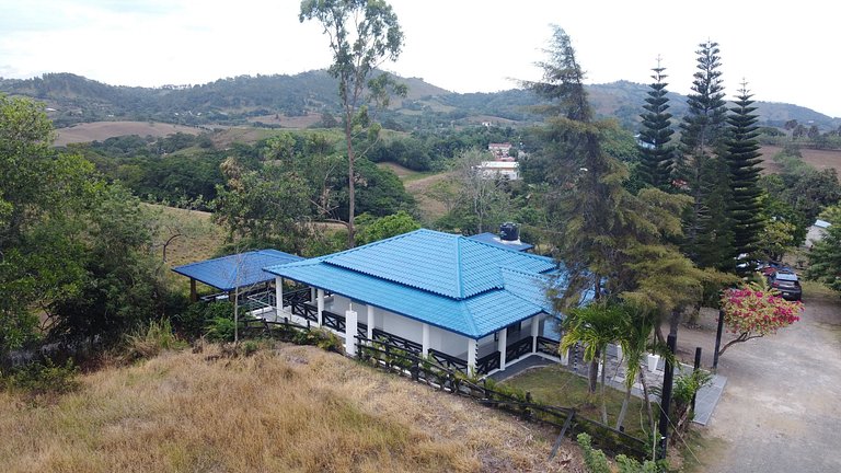 Villa for 10 Pax w/ Pool, BBQ, Firepit & Billiards