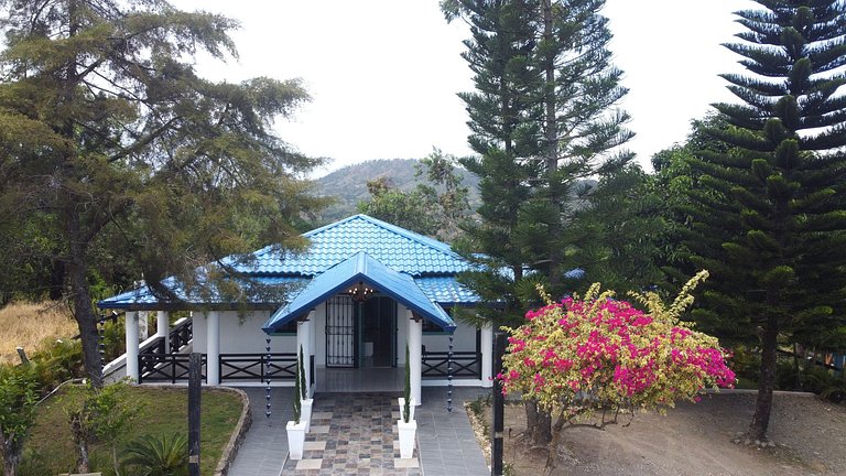 Villa for 10 Pax w/ Pool, BBQ, Firepit & Billiards